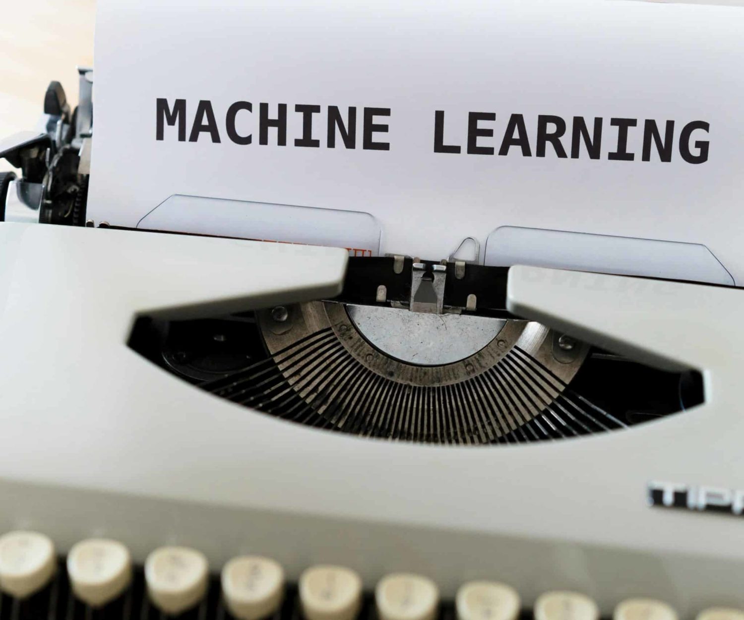 machine à écrire où il est écrit Machine Learning